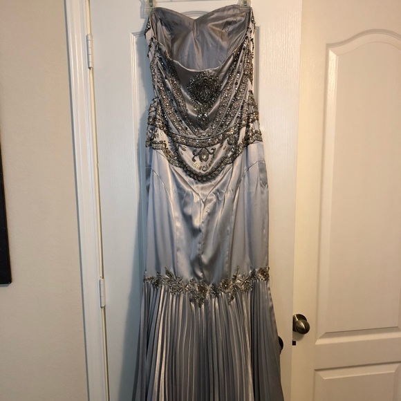 Prom/formal dress - Picture 3 of 5
